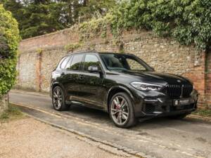 Image 10/23 of BMW X5 M50i xDrive (2022)