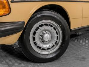 Bild 4/50 von Mercedes-Benz 300 TD Turbodiesel (1980)