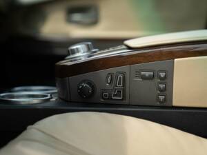 Bild 28/50 von BMW 745d (2005)
