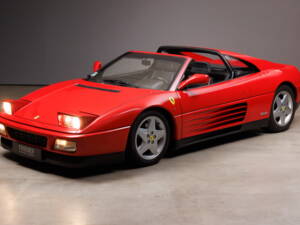 Imagen 2/28 de Ferrari 348 TS (1991)