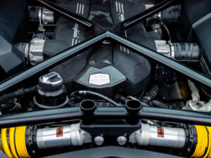 Image 25/47 of Lamborghini Aventador LP 700-4 (2013)