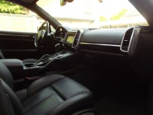 Image 50/98 of Porsche Cayenne S (2010)
