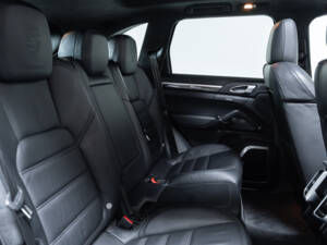 Bild 27/39 von Porsche Cayenne GTS (2016)