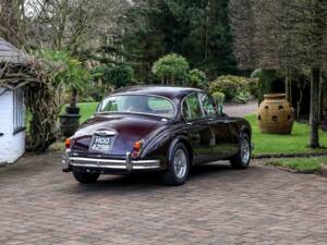 Image 34/50 of Jaguar Mk II 3.8 (2004)