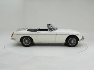 Image 6/15 of MG MGB (1964)