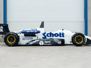 Image 7/64 of Dallara F392 Formula 3 (1992)