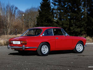 Image 15/43 of Alfa Romeo 2000 GT Veloce (1972)