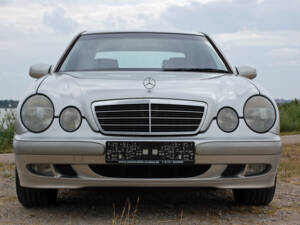 Imagen 5/34 de Mercedes-Benz E 240 (1999)