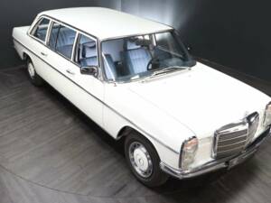 Immagine 25/30 di Mercedes-Benz 230 lang (1973)