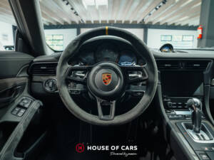 Bild 19/25 von Porsche 911 GT2 RS (2018)