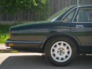 Image 14/33 of Jaguar Sovereign 3.6 (1988)