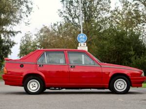 Imagen 5/7 de Alfa Romeo 75 1.8 (1988)