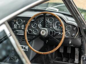 Afbeelding 30/50 van Aston Martin DB 6 (1967)