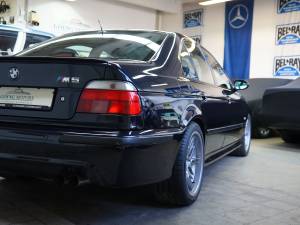 Image 15/40 of BMW M5 (2000)