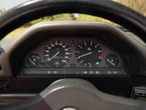 Image 54/70 of BMW 320i (1990)