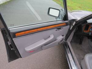 Image 15/30 of Daimler Double Six (1992)