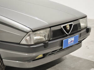 Bild 32/34 von Alfa Romeo 75 2.0 Twin Spark (1991)