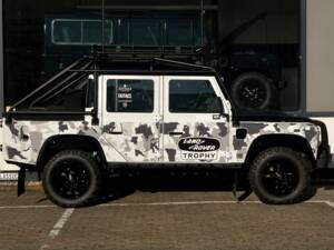 Immagine 15/25 di Land Rover Defender 110 Works V8 (2015)