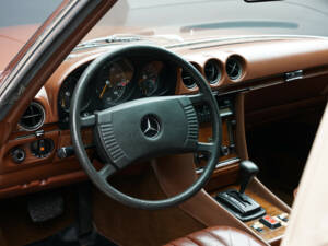 Immagine 4/50 di Mercedes-Benz 280 SL (1979)