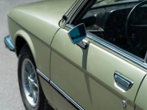 Image 2/31 of BMW 520 (1974)