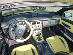 Image 39/53 of Mercedes-Benz SLK 230 Kompressor (1999)