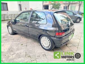 Bild 3/10 von Renault Clio I 1.8 16V (1992)