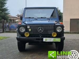 Image 9/10 of Mercedes-Benz 240 GD (SWB) (1982)