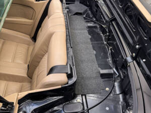 Image 43/83 de BMW 325i (1990)