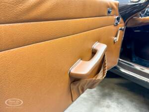 Image 3/38 of Mercedes-Benz 280 SL (1968)