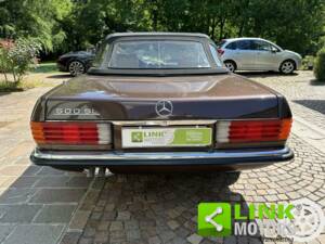 Image 5/10 of Mercedes-Benz 500 SL (1982)