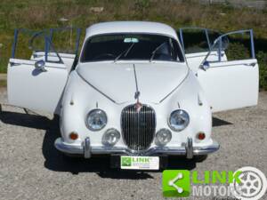 Image 2/10 of Jaguar Mk II 3.4 (1967)