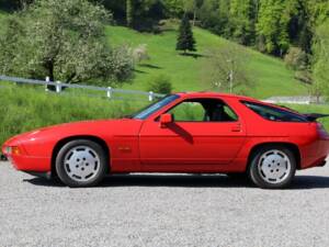 Afbeelding 2/35 van Porsche 928 S4 (1989)