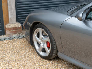 Image 42/50 of Porsche 911 Carrera 4S (2003)