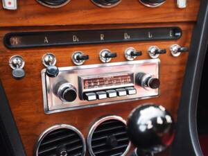 Image 37/55 of Ferrari 365 GT 2+2 (1968)