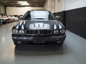 Image 29/50 de Jaguar XJ 8 4.2 (2005)