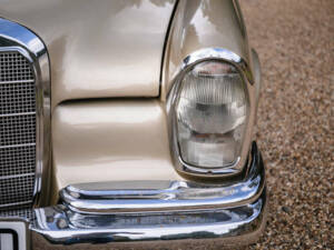 Image 29/50 de Mercedes-Benz 250 SE (1966)