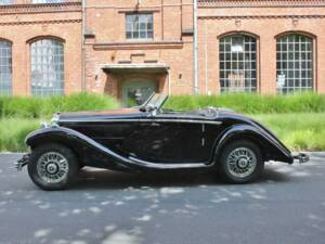 Image 5/25 de Mercedes-Benz 290 Roadster (1934)