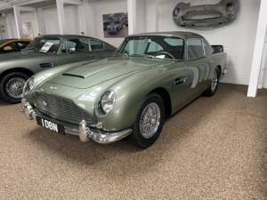 Image 8/16 of Aston Martin DB 5 (1963)