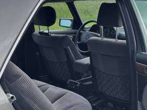 Image 10/18 de Mercedes-Benz 560 SEL (1986)