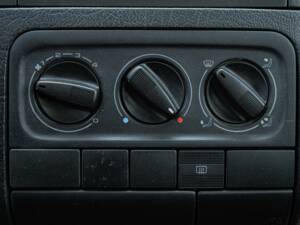 Immagine 33/45 di Volkswagen Golf IV 1.6 (1997)