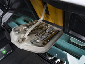 Image 22/57 of BMW M3 (1988)