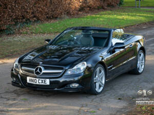 Image 2/10 of Mercedes-Benz SL 300 (2010)