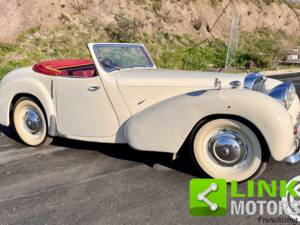 Image 2/10 de Triumph Dolomite 2-Litre (1942)
