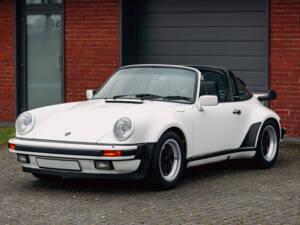 Immagine 18/55 di Porsche 911 Turbo 3.3 (1988)