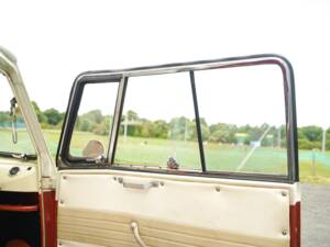 Image 37/50 of Volkswagen T1 Kombi (1964)
