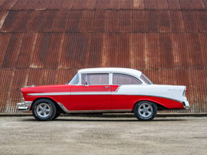 Image 3/44 of Chevrolet Bel Air Hardtop Coupe (1956)