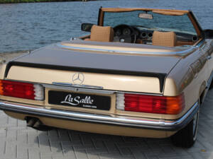 Image 9/26 de Mercedes-Benz 280 SL (1980)