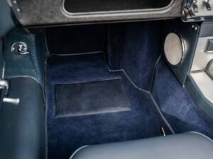 Image 37/55 of Jaguar E-Type 3.8 Flat Floor (1961)