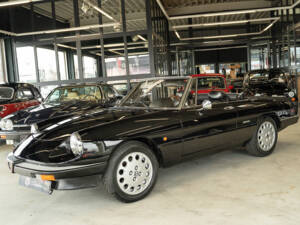 Bild 8/89 von Alfa Romeo 1.6 Spider (1988)