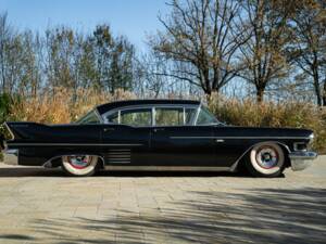 Bild 4/50 von Cadillac 60 Special Fleetwood (1958)